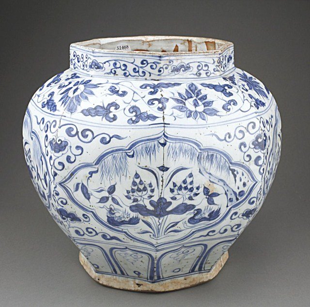 CHINESE BLUE AND WHITE YUAN STYLE HEXAGONAL JAR - 4