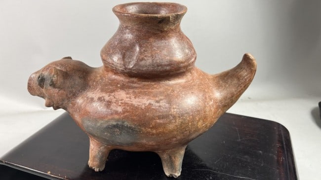PRE-COLUMBIAN VESSEL, OF XOLOITZCUINTLI: H: 9?