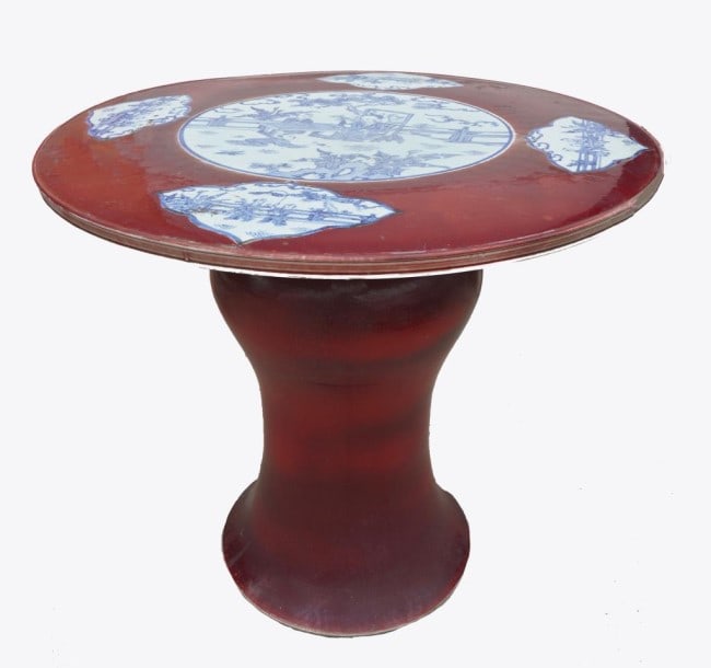IRON RED PORCELAIN TABLE WITH BLUE AND WHITE DECOR (1 of 3)