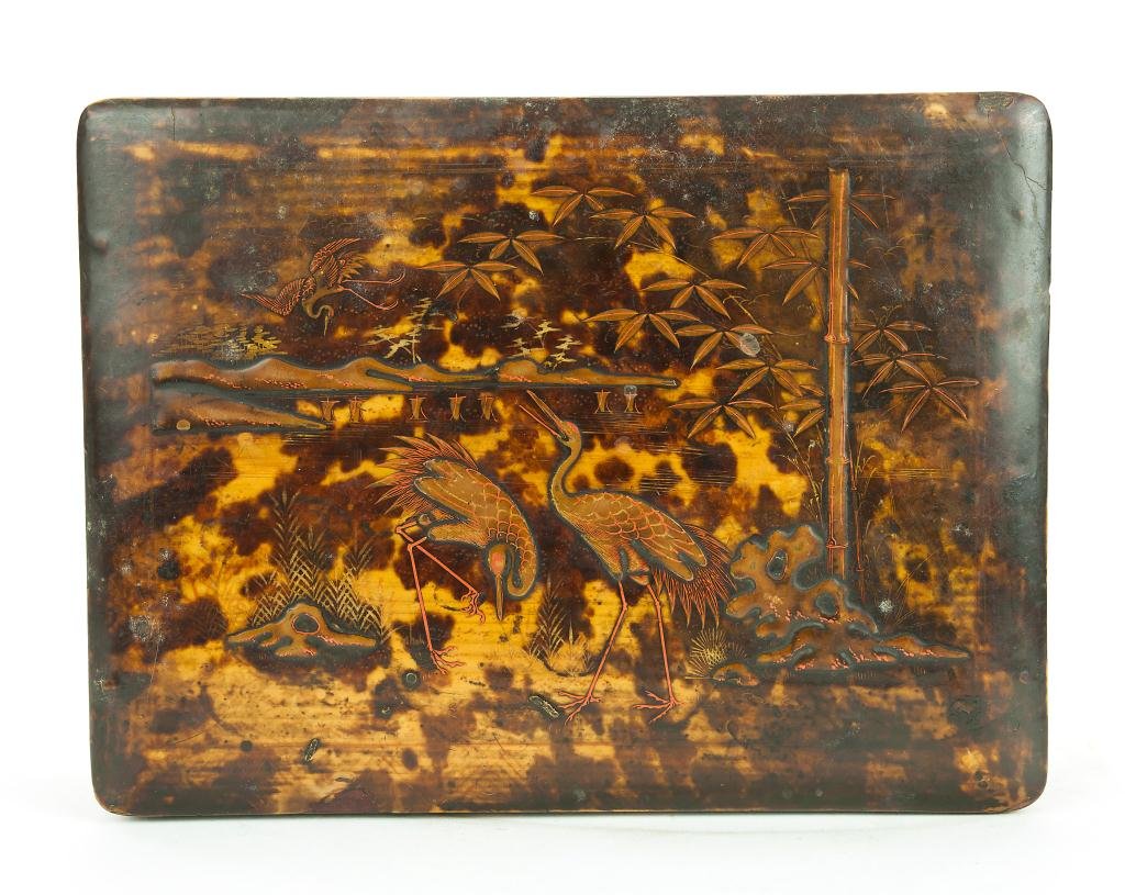 JAPANESE LACQUER BOX INLAID WITH SHELL (1 of 4)