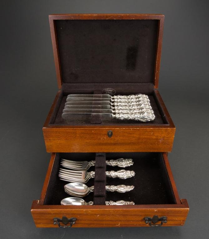 STERLING SILVER CUTLERY SET IN WOOD BOX (1 of 7)