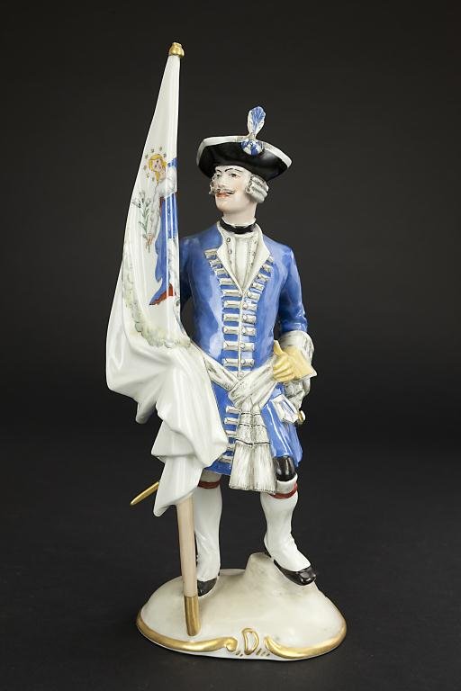 NYMPHENBURG PORCELAIN FIGURE OF A SOLDIER (1 of 6)
