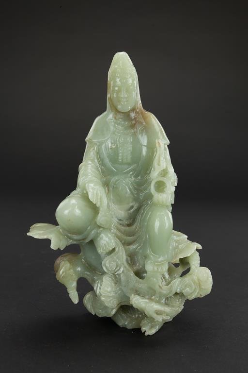 CHINESE CARVED JADE FIGURE OF SEATED GUANYIN (1 of 4)