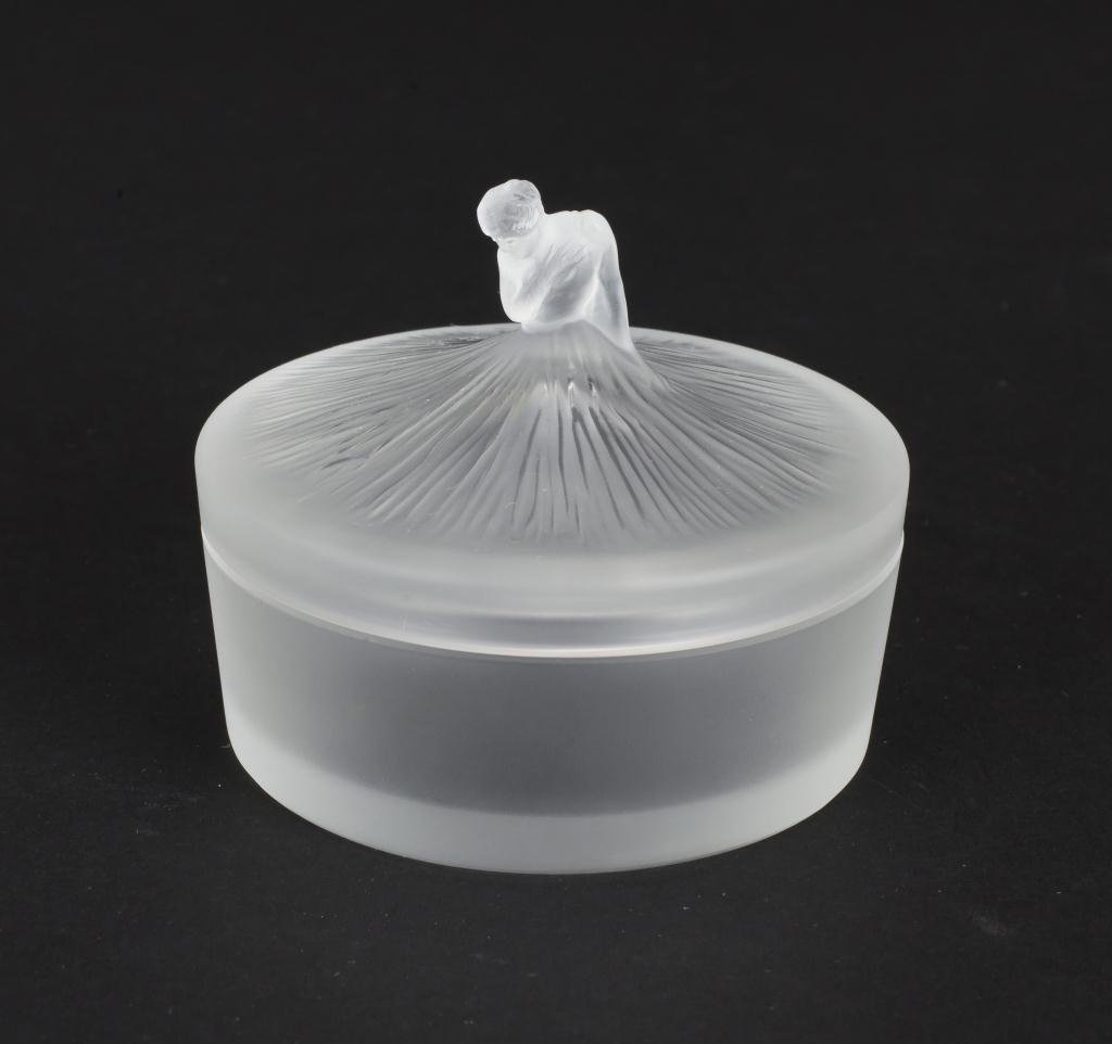 LALIQUE GLASS POWDER BOX (1 of 4)