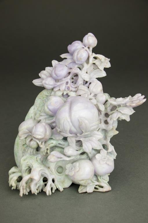 CHINESE JADEITE CARVING OF PEACHES (1 of 4)