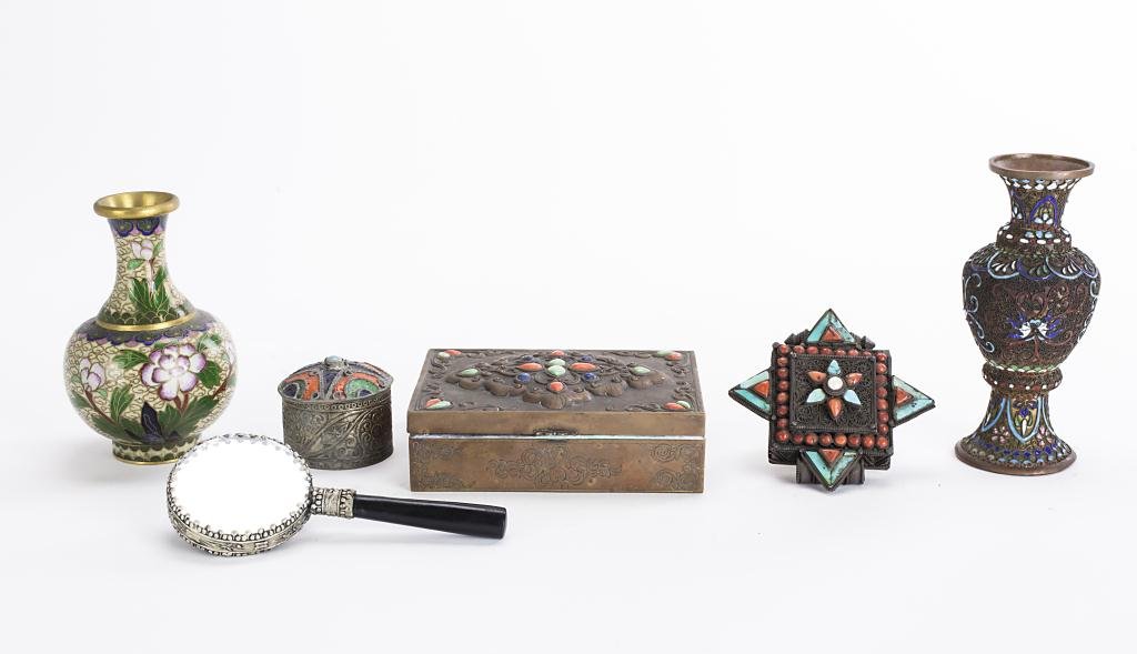 SIX SMALL ASSORTED ITEMS WITH INLAY (1 of 3)