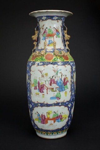 CHINESE LARGE QING DYNASTY VASE (1 of 4)