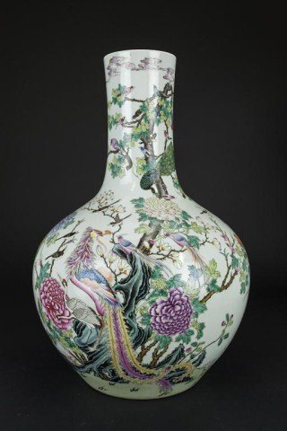 LARGE CHINESE '100 BIRDS ADORE THE PHOENIX' VASE (1 of 4)