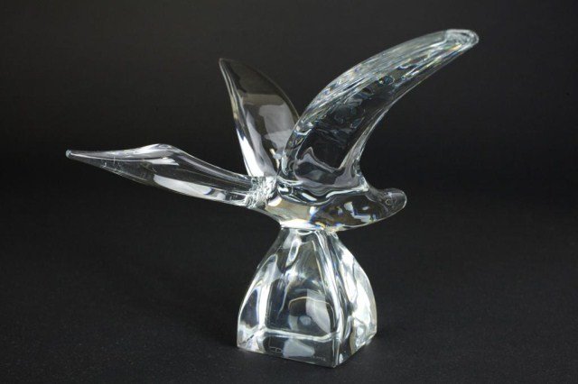 FRENCH CRYSTAL BIRD FIGURE (1 of 1)