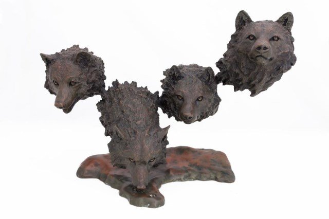 BRONZE STATUE OF FOUR WOLVES (1 of 3)