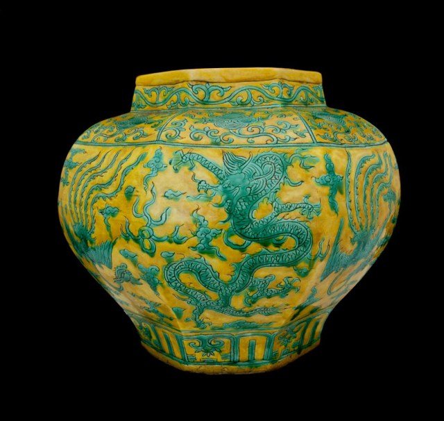 CHINESE FAMILLE JAUNE OCTAGONAL VASE (1 of 1)