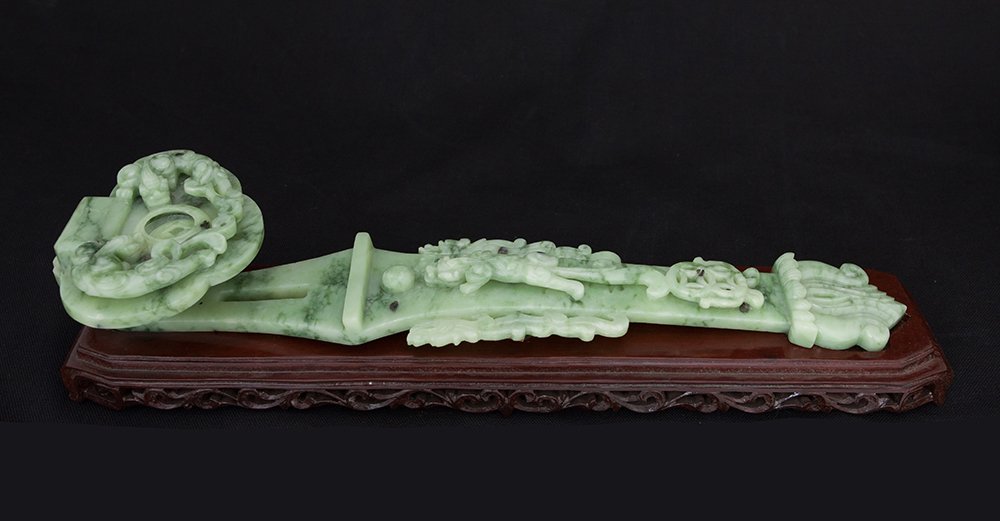 CHINESE CARVED JADE SCEPTER ON WOOD STAND (1 of 3)