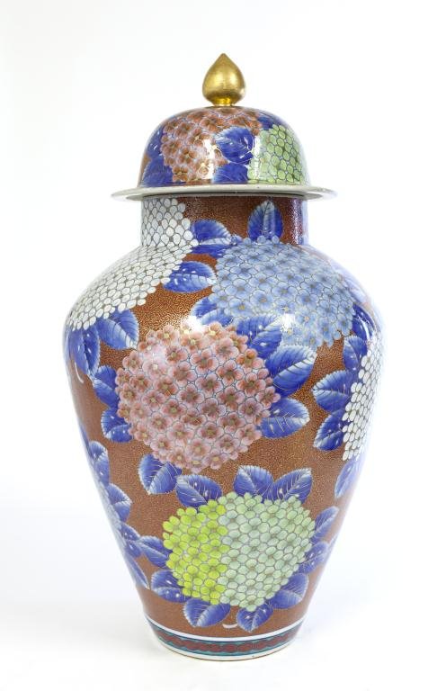 MASSIVE JAPANESE IMARI LIDDED JAR (1 of 1)