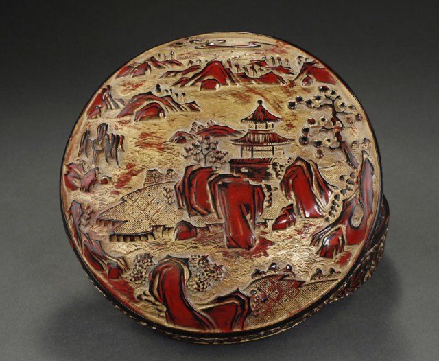 CHINESE LACQUERED ROUND BOX WITH COVER (1 of 3)
