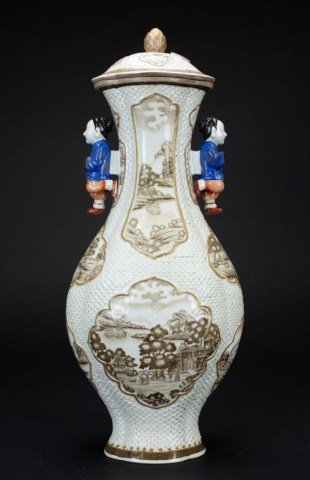 CHINESE GILT PAINTED LOBED LIDDED VASE (1 of 4)