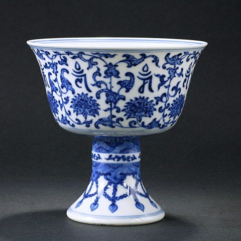 CHINESE BLUE AND WHITE STEM CUP (1 of 6)