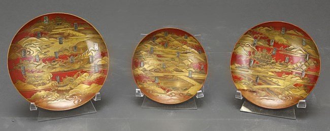 THREE JAPANESE SMALL LACQUARED PLATES (1 of 2)