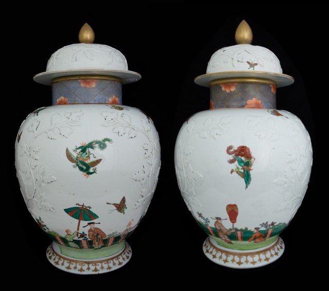 PAIR OF CHINESE REPUBLIC FAMILLE VERTE TEMPLE JARS (1 of 4)