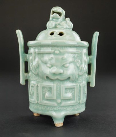 ANTIQUE CHINESE CELADON INCENSE BURNER WITH COVER (1 of 4)