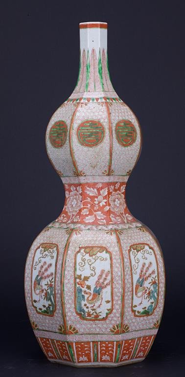 CHINESE FAMILLE ROSE OCTAGONAL DOUBLE GOURD VASE (1 of 2)