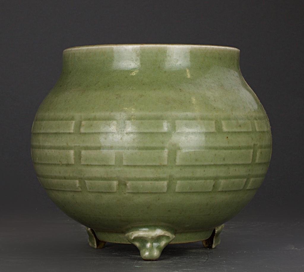CHINESE CELADON JAR (1 of 1)