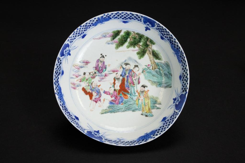 SMALL CHINESE DISH WITH FIGURES (1 of 3)