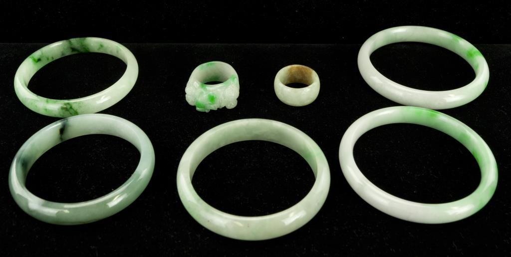 GROUP OF FIVE JADE BANGLES AND TWO RINGS (1 of 4)