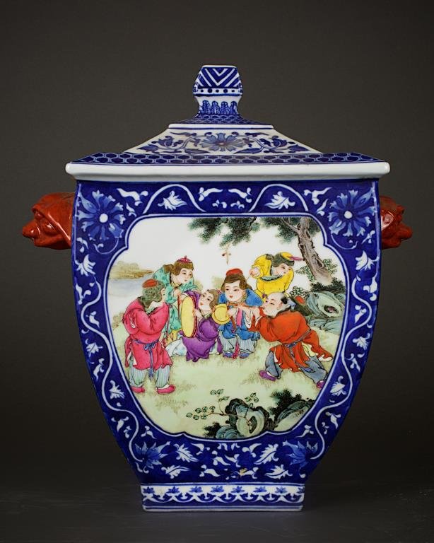 CHINESE BLUE AND WHITE SQUARE LIDDED VASE (1 of 2)