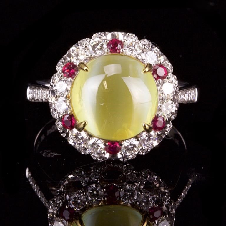 GENUINE NATURAL CHRYSOBERYL CAT'S EYE AND DIAMOND RING (1 of 5)