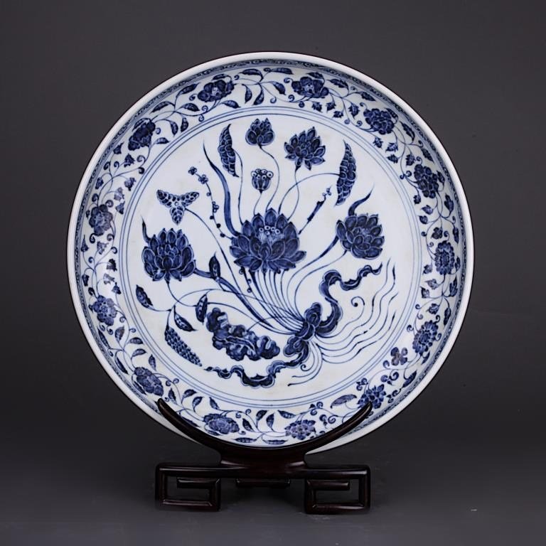 ANTIQUE CHINESE MING STYLE BLUE AND WHITE CHARGER (1 of 1)