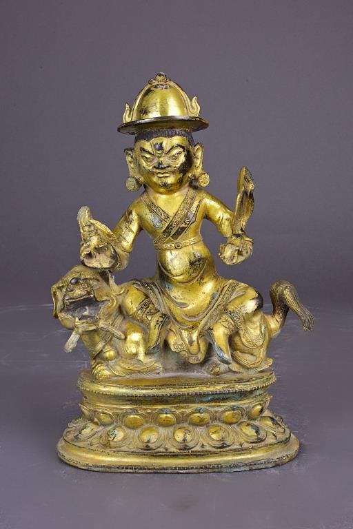 TIBETAN GILT BRONZE BUDDHA STATUE (1 of 3)