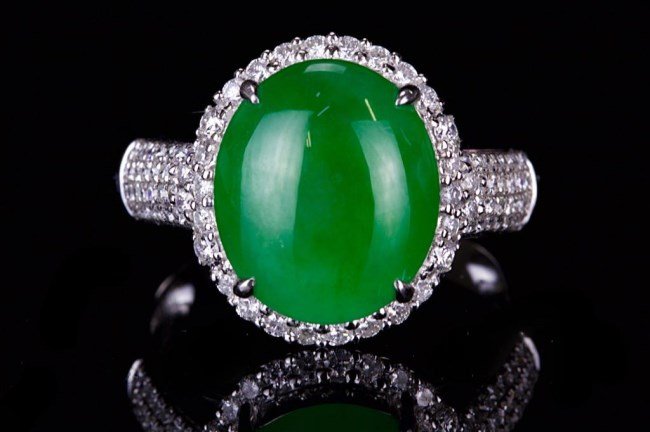 A BEAUTIFUL JADEITE DIAMOND RING (1 of 3)