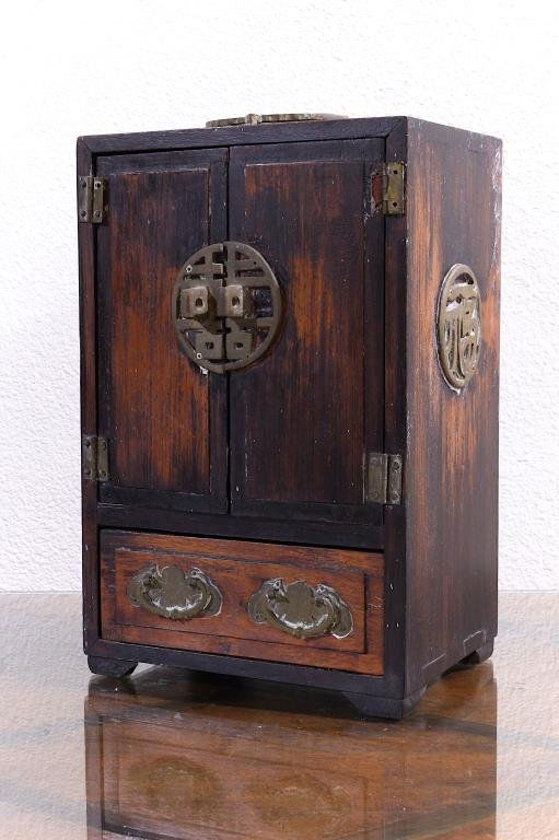 SMALL CHINESE WOODEN CABINET (1 of 2)
