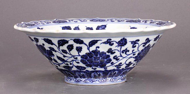 CHINESE MING STYLE BLUE AND WHITE HAT SHAPED BOWL (1 of 3)