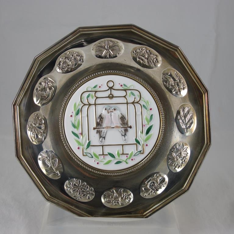 Sterling, Gorham "Two Turtle Doves 0f Peace" Plate (1 of 2)