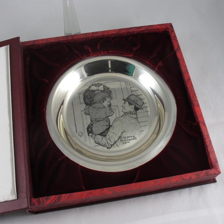 Sterling, 1974 Franklin Mint "Hanging the Wreath": Sterling, 1974 Franklin Mint "Hanging the Wreath", Serial No. 8277. Made of solid sterling silver and contains an original etching of the work entitled "Hanging the Wreath" drawn by Norman Rockwell. P