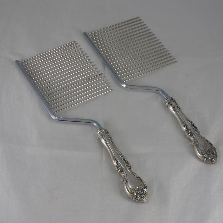Sterling handle, 2 Cake Breaker  Gorham Melrose (1 of 4)