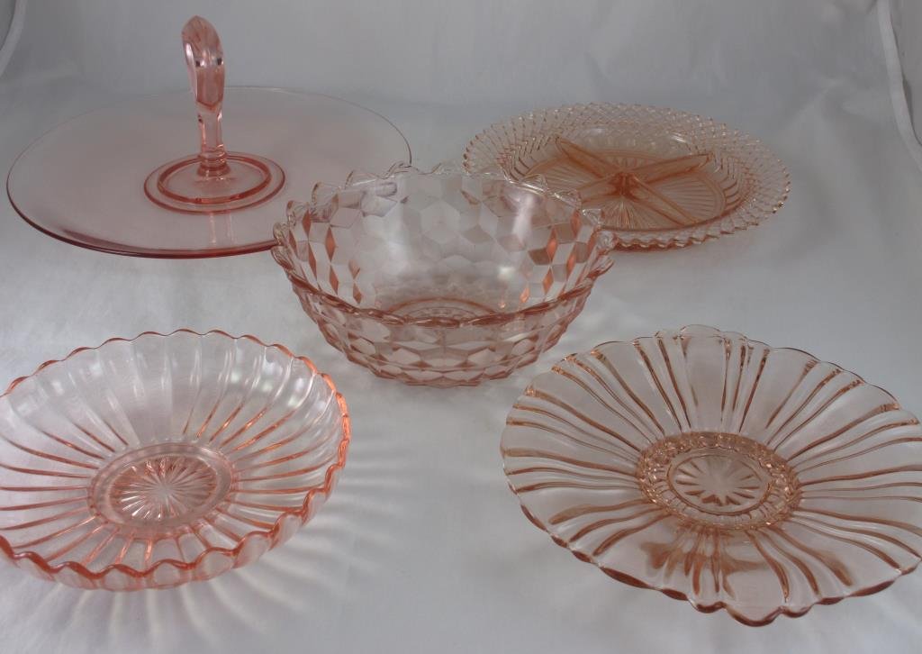 Assorted Pink Dishes (5) (1 of 6)