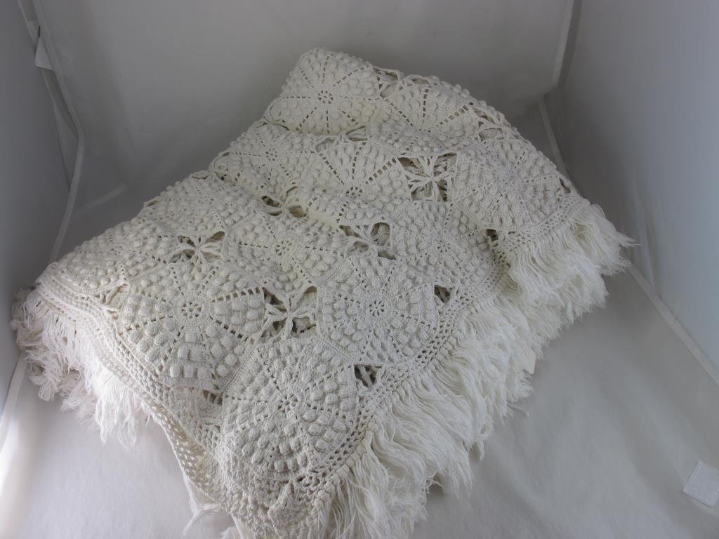Antique Hand Crochet Bedspread (1 of 4)