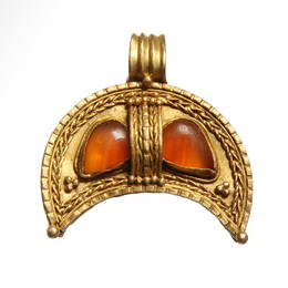 Roman Gold and Cornelian Lunar Crescent Pendant, c. 1st-2nd Century A.D.