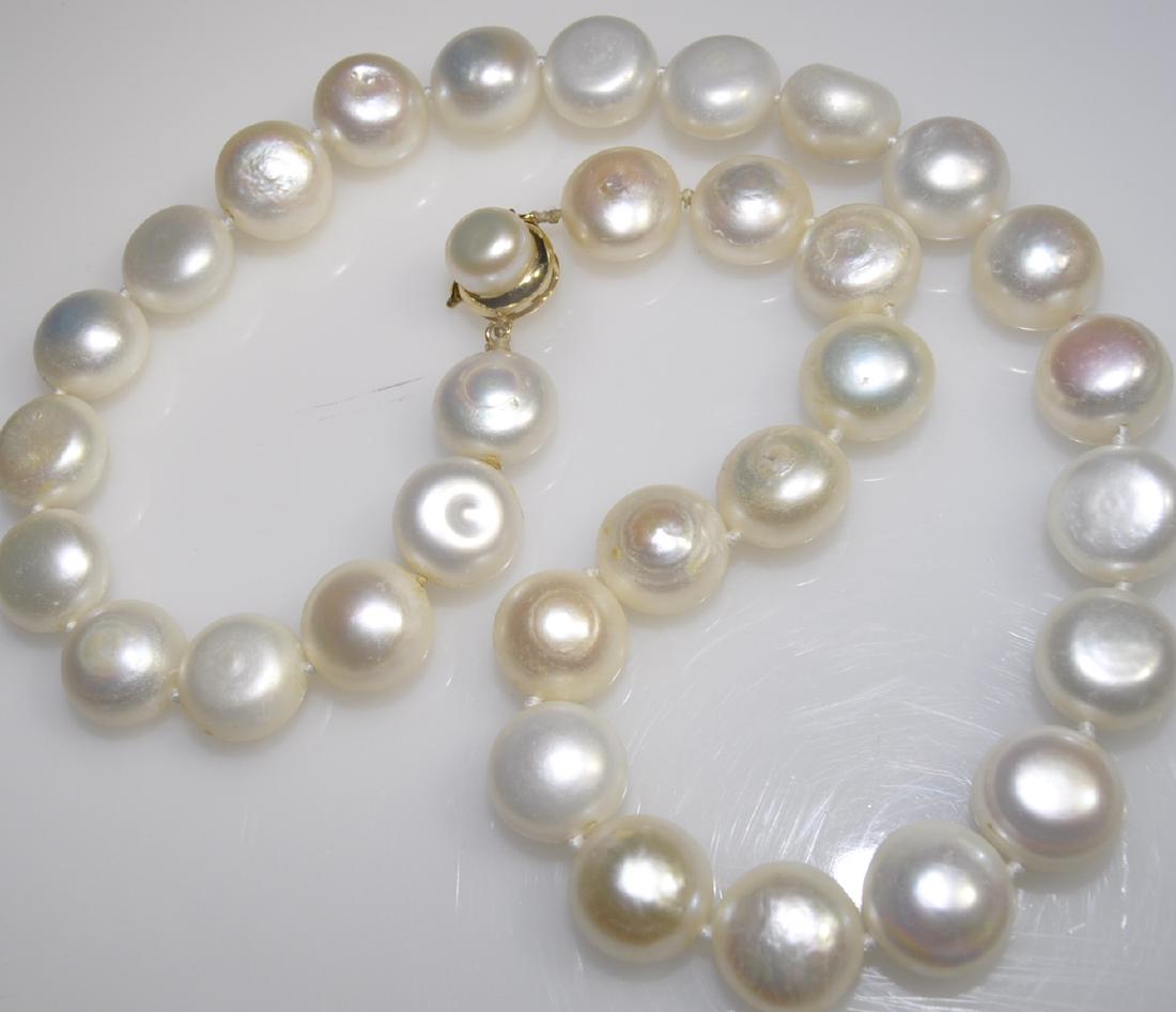 P.T.J. Button Pearl Necklace (1 of 2)