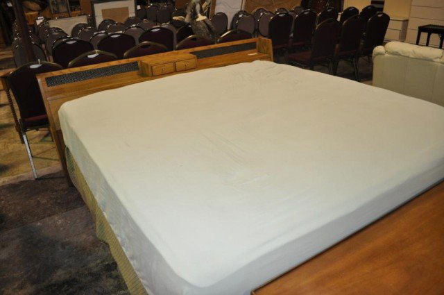 American of Martinsville King Size Bed: Low profile headboard, 2 drawers, pierced metal accents, includes box spring and mattress, H 34" W 82" L 88". This item will be sold separately then recombined as a whole suite. The higher of the two