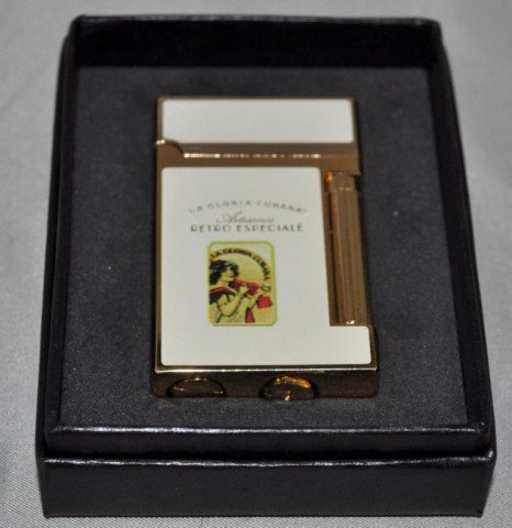 Lighter: La Gloria Cubana Artesanos Retro Especiale" Roller Style Flint Lighter With Case Art, Measurements: 2 3/8" x 1 3/8" x 1/2