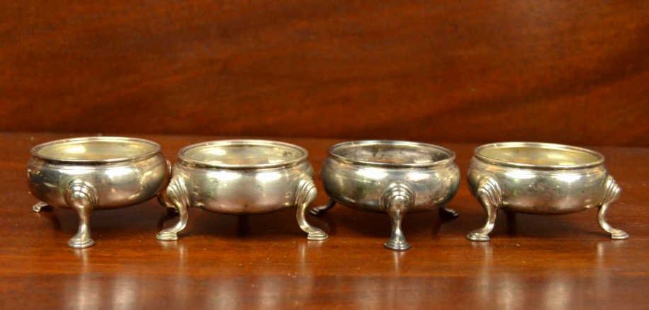 George II Sterling Cauldron Salt Cellars (1 of 4)
