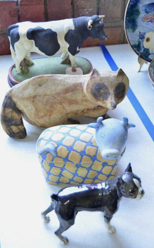 Decorative Animal Figurines (1 of 1)