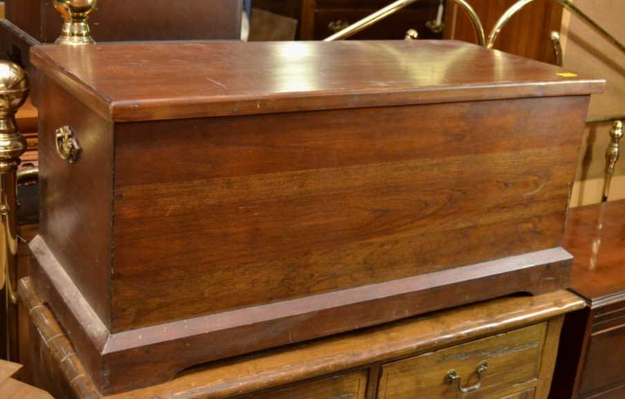 Small Blanket Chest (1 of 2)