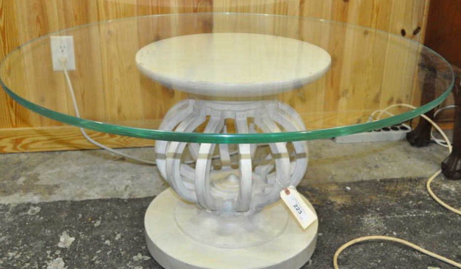 Henredon Glass Top Occasional Table: 19"x18"