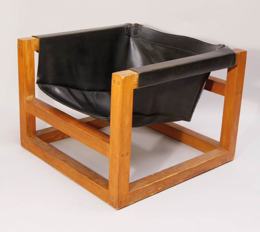 Sessel TAIL 4: Pitch Pine, schwarzes Leder. 51 x 70 x 70 cm. Heinz Witthoeft Witthoeft, Stuttgart Entwurf 1959