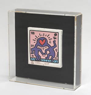 Keith Haring (1958-1990): Dr. Wienkie-Wedding. Serigrafie auf Leinwand, im Acrylglas-Objektkasten montiert. Ca. 17 x 17 cm. In der Platte bez.: K. Haring. Unterhalb der Platte undeutlich bez.: 55/100, K. Haring (?). Auf der R�