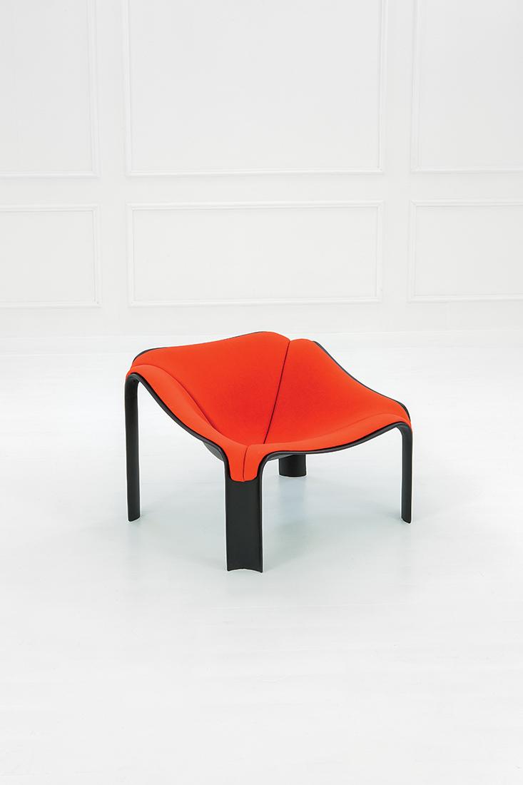 Pierre Paulin: Armchair, model F303 Moulded ABS, fabric. Manufactured by Artifort, Maastricht, 1967 ca. 58x81x70 cm